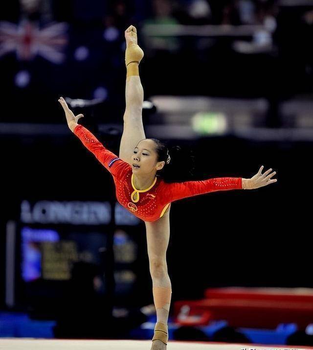 意大利体操选手凭借完美表现夺得第一名