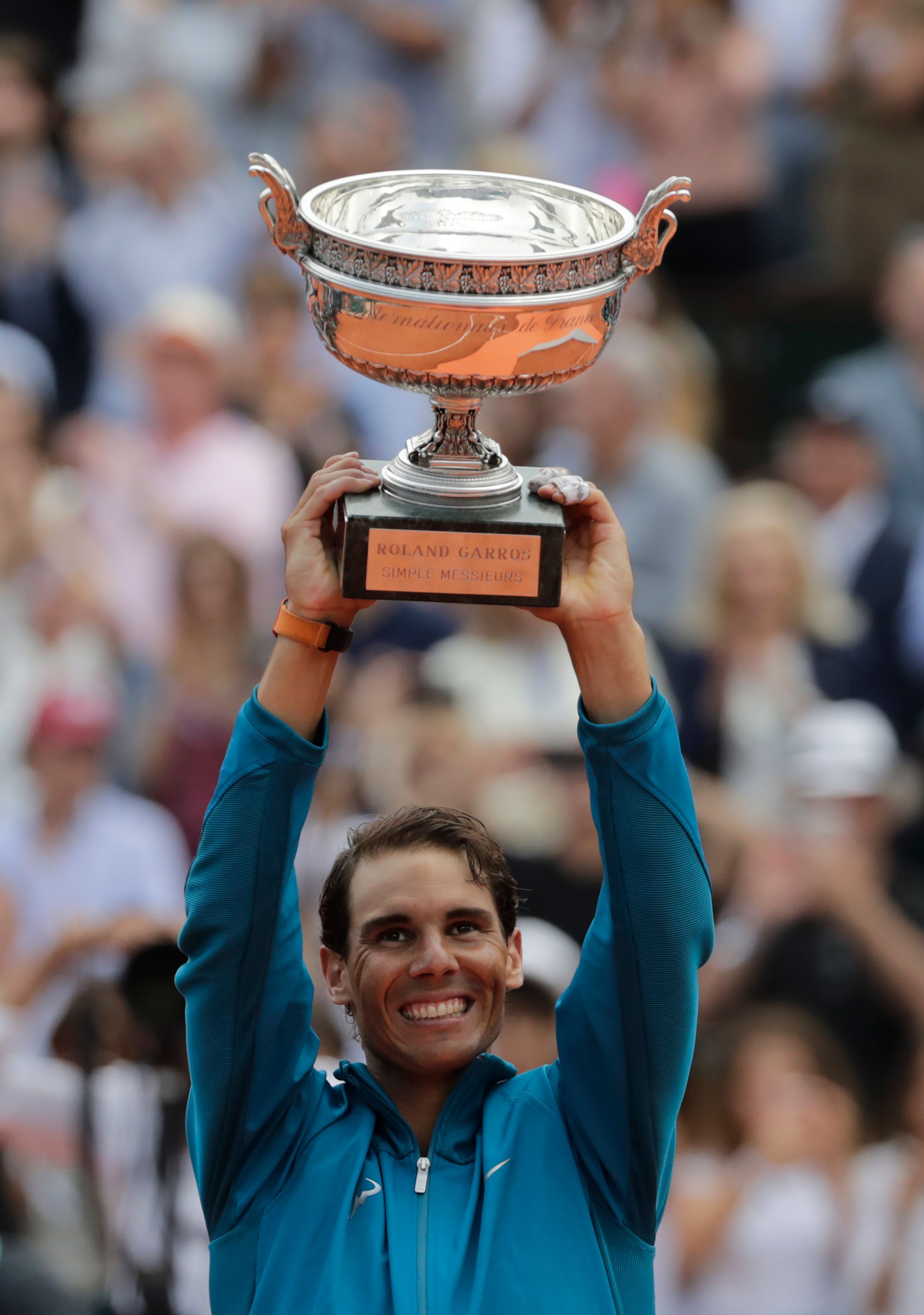 法网轻取戴维斯杯,纳达尔高光表现 法网轻取戴维斯杯,纳达尔高光表现