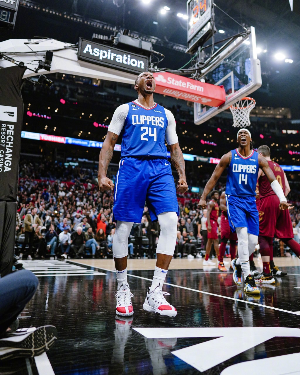 快船险胜天津队，麦科勒姆状态火热