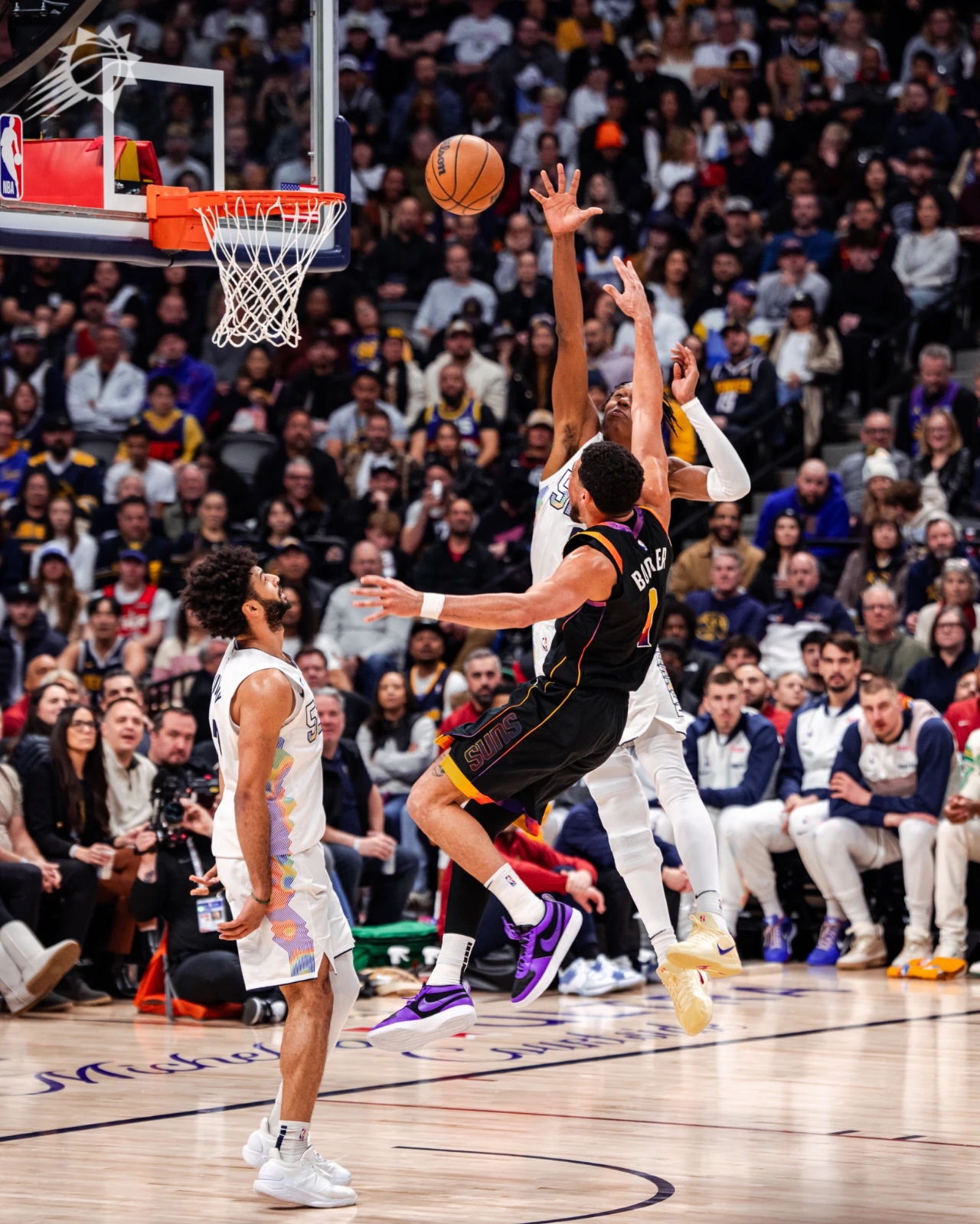 国王险胜独行侠，武切维奇点燃赛场